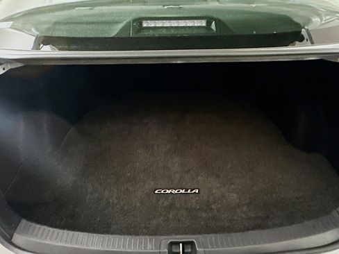 Used 2024 Toyota Corolla LE image 27