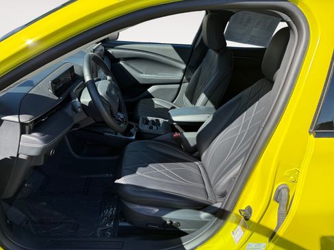Certified 2025 Ford Mustang Mach-E Select w/ Comfort Package Lite RWD image 10