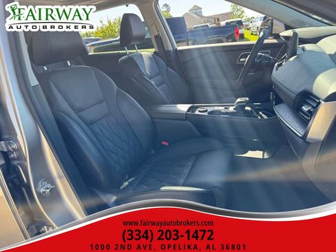 Used 2026 Nissan Rogue Platinum w/ Platinum Premium Package AWD/4WD image 13