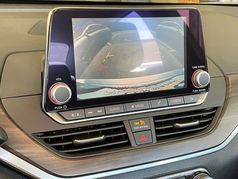 Used 2024 Nissan Altima 2.5 SV image 17