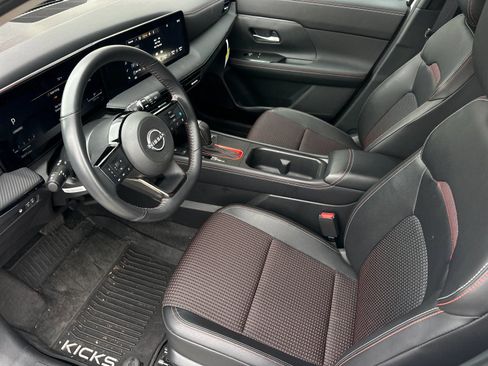 Used 2025 Nissan Kicks SR w/ Illumination Package AWD/4WD image 9