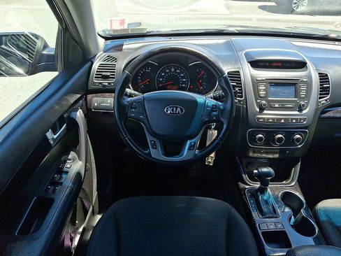 Used 2014 Kia Sorento LX AWD/4WD image 11