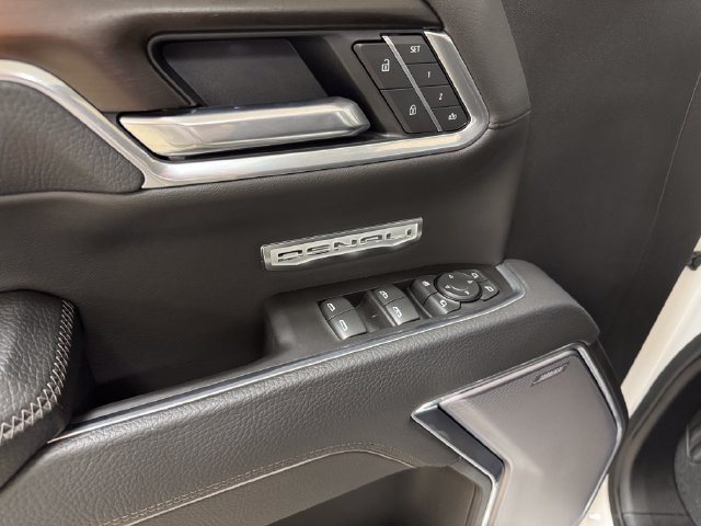 Used 2025 GMC Sierra 1500 Denali AWD/4WD image 8