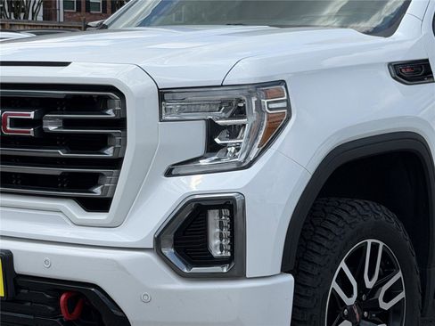 Used 2020 GMC Sierra 1500 AT4 w/ AT4 Premium Package AWD/4WD image 8