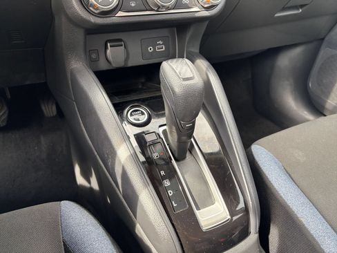 Used 2025 Nissan Versa SV FWD image 39
