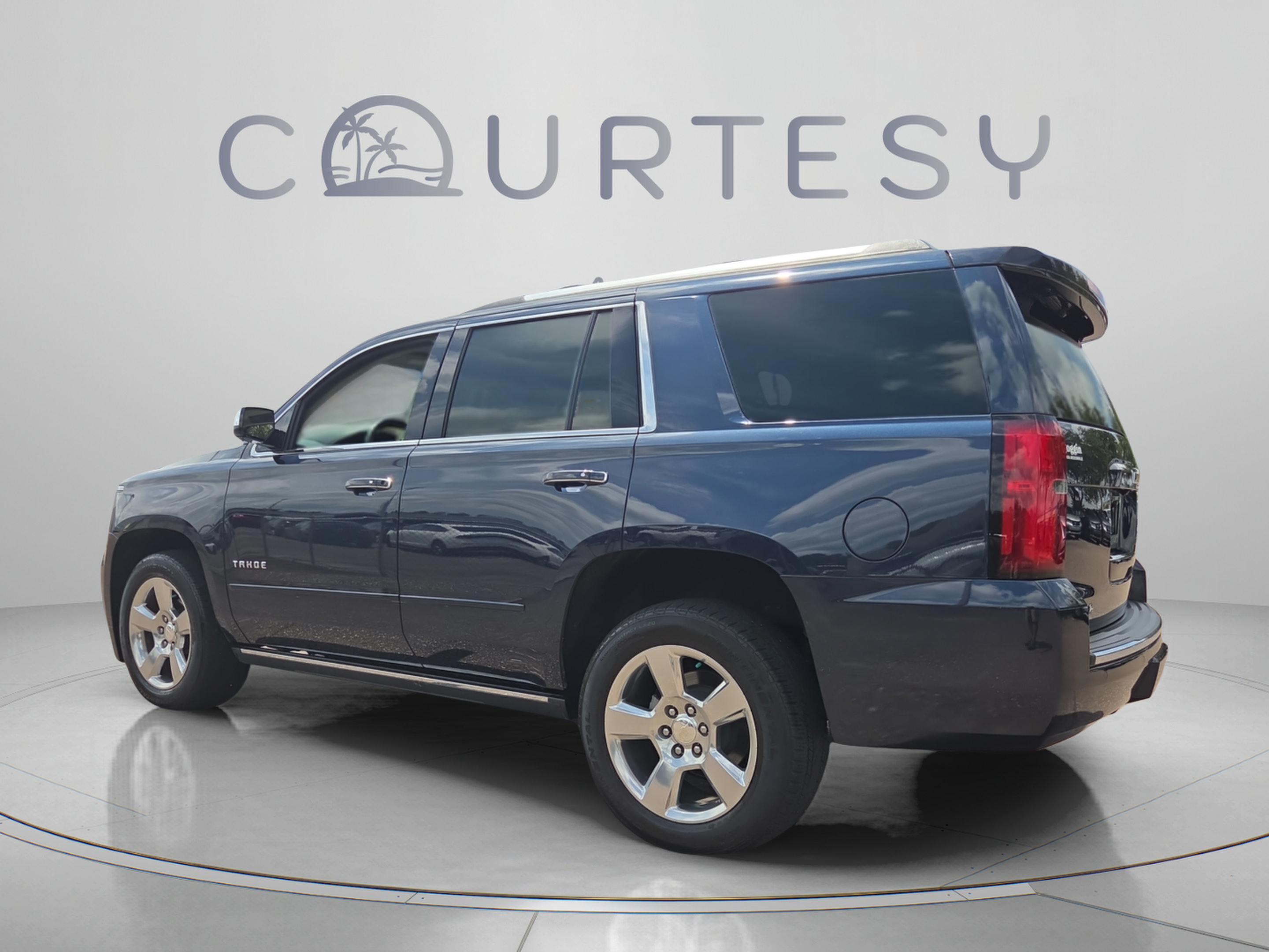 Used 2019 Chevrolet Tahoe Premier AWD/4WD image 3