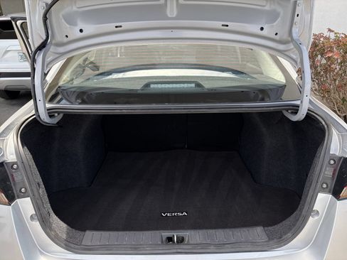 Used 2025 Nissan Versa SV FWD image 30