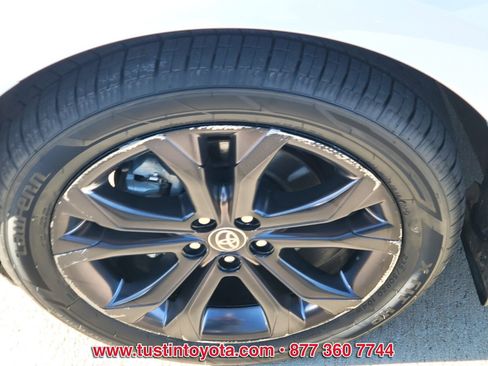 Certified 2023 Toyota Sienna XSE image 9