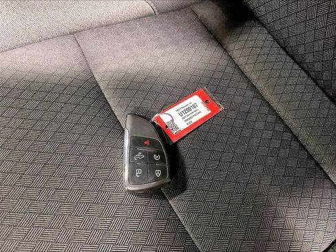 Used 2023 Chevrolet Silverado 1500 LT image 30