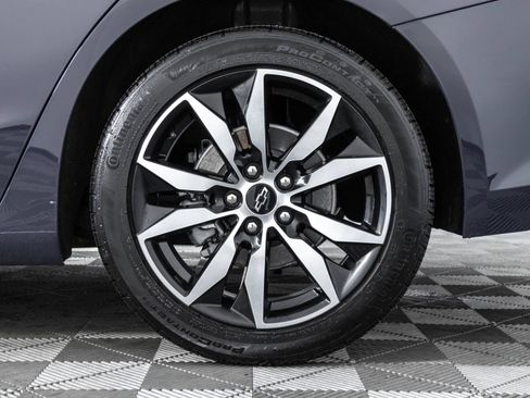 Used 2025 Chevrolet Malibu RS FWD image 44