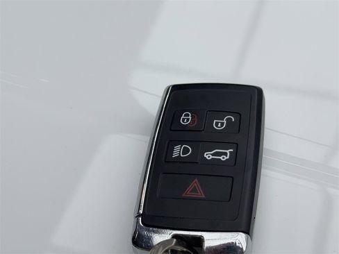 Used 2023 Land Rover Range Rover SE image 64