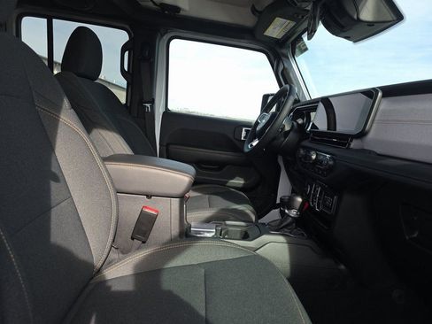 Certified 2025 Jeep Wrangler Sahara 4xe w/ Safety Group image 4