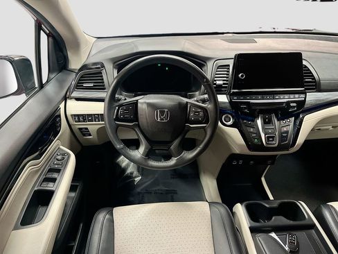 Used 2025 Honda Odyssey Elite image 24