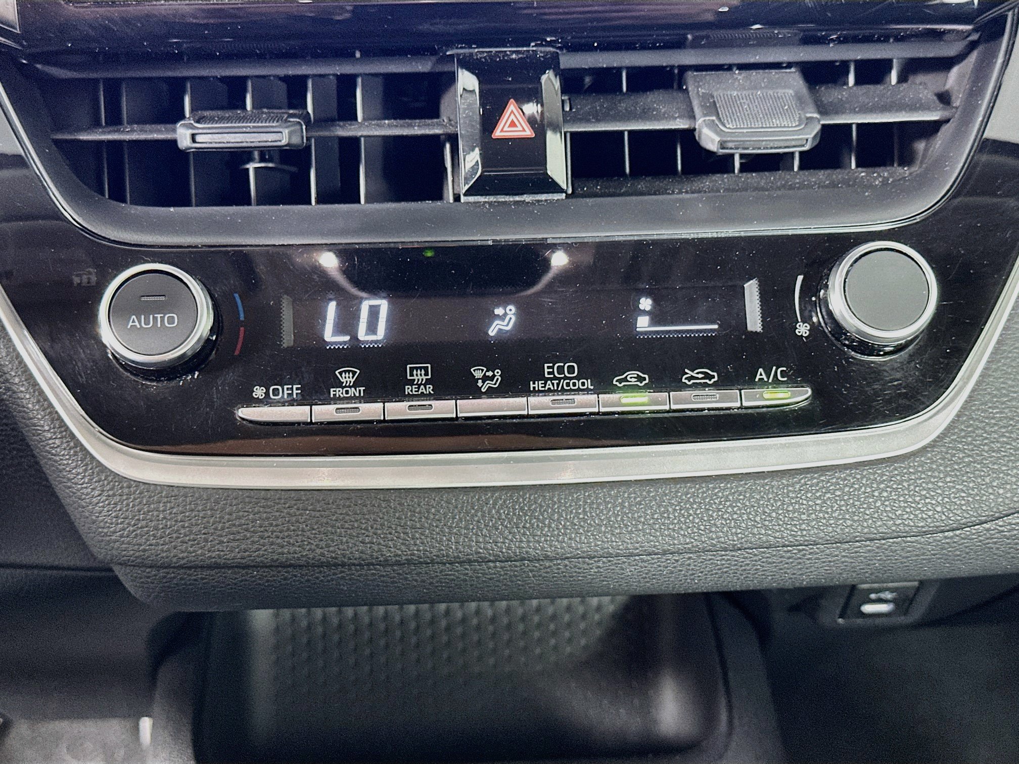 Used 2025 Toyota Corolla LE FWD image 22