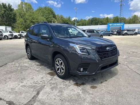 Used 2023 Subaru Forester Premium AWD/4WD image 11