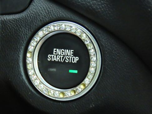 Used 2020 Chevrolet Equinox LT image 30