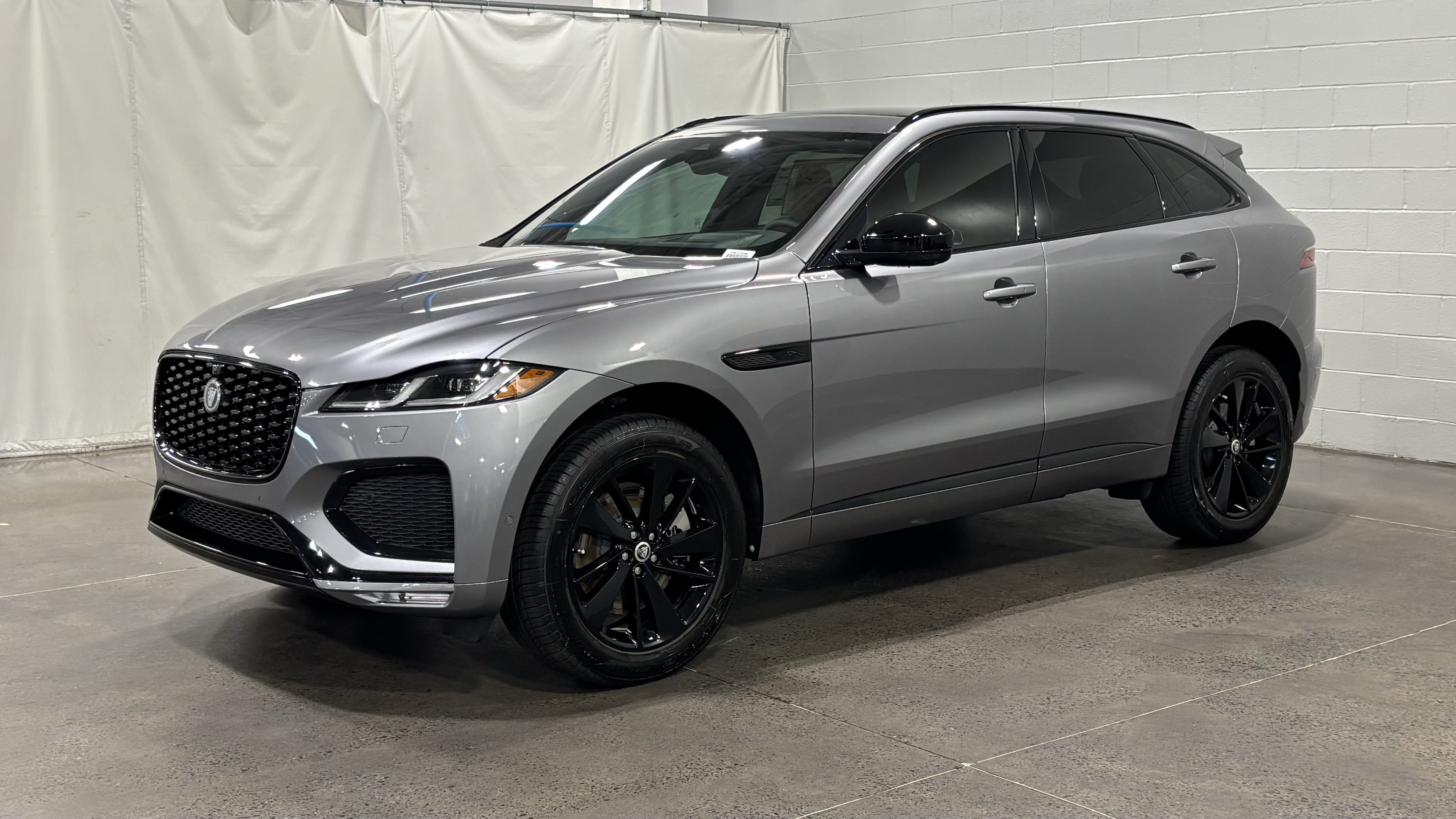 New 2026 Jaguar F-PACE R-Dynamic S AWD/4WD image 1