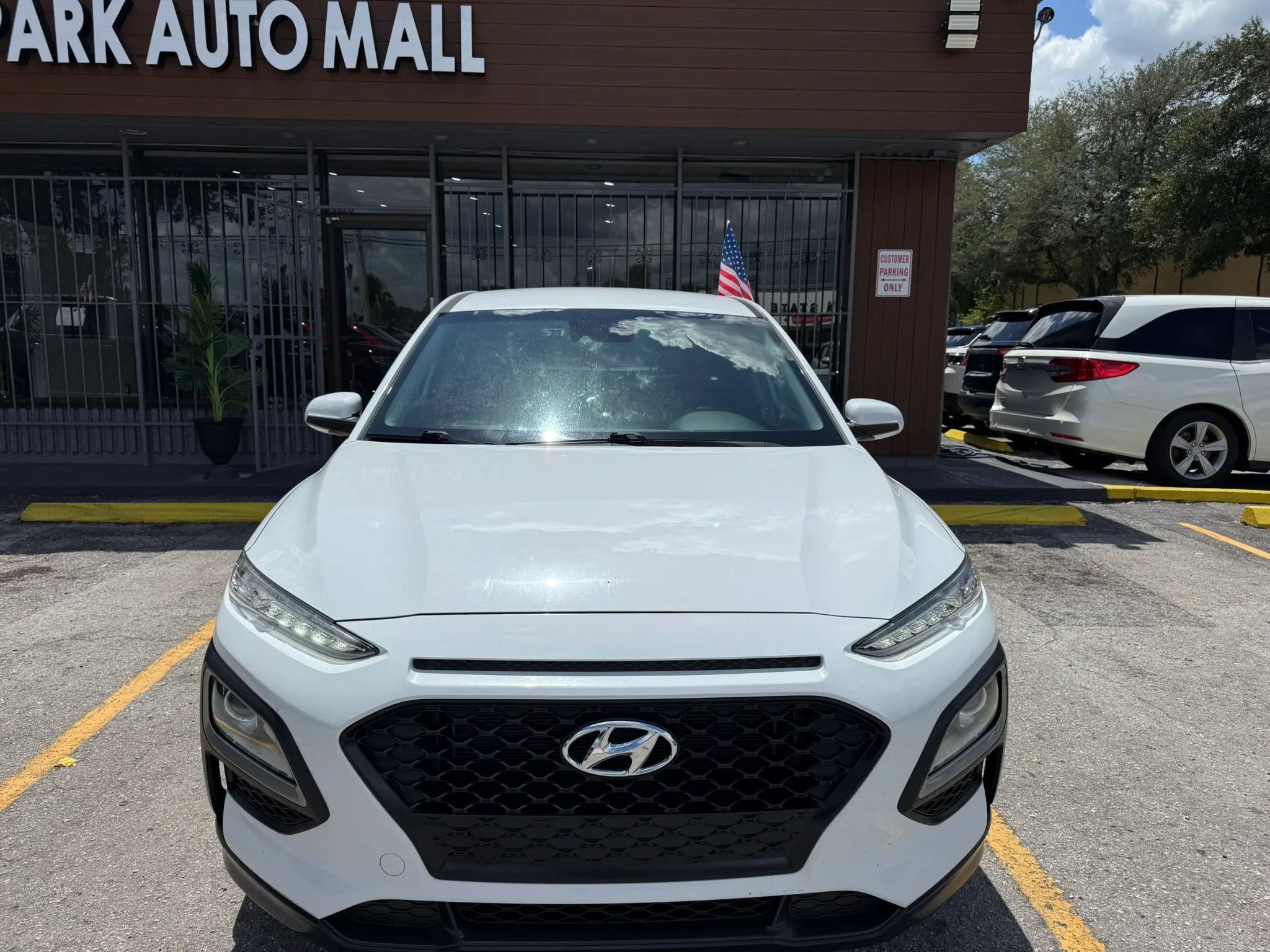Used 2020 Hyundai Kona SE FWD image 2