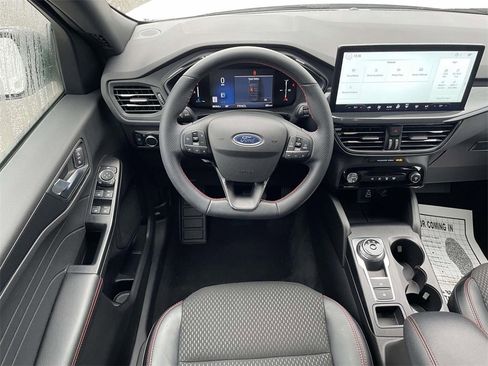 Used 2025 Ford Escape ST-Line w/ Equipment Group 301A image 14