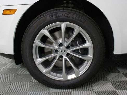 New 2026 Porsche Macan image 17