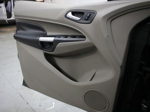 Used 2016 Ford Transit Connect Titanium image 23