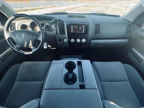 Used 2010 Toyota Tundra 4x4 CrewMax image 14