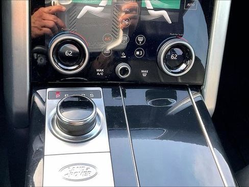 Used 2020 Land Rover Range Rover HSE image 36