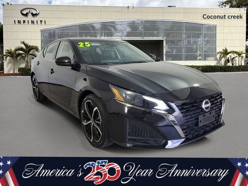 Used 2025 Nissan Altima 2.5 SR FWD image 1