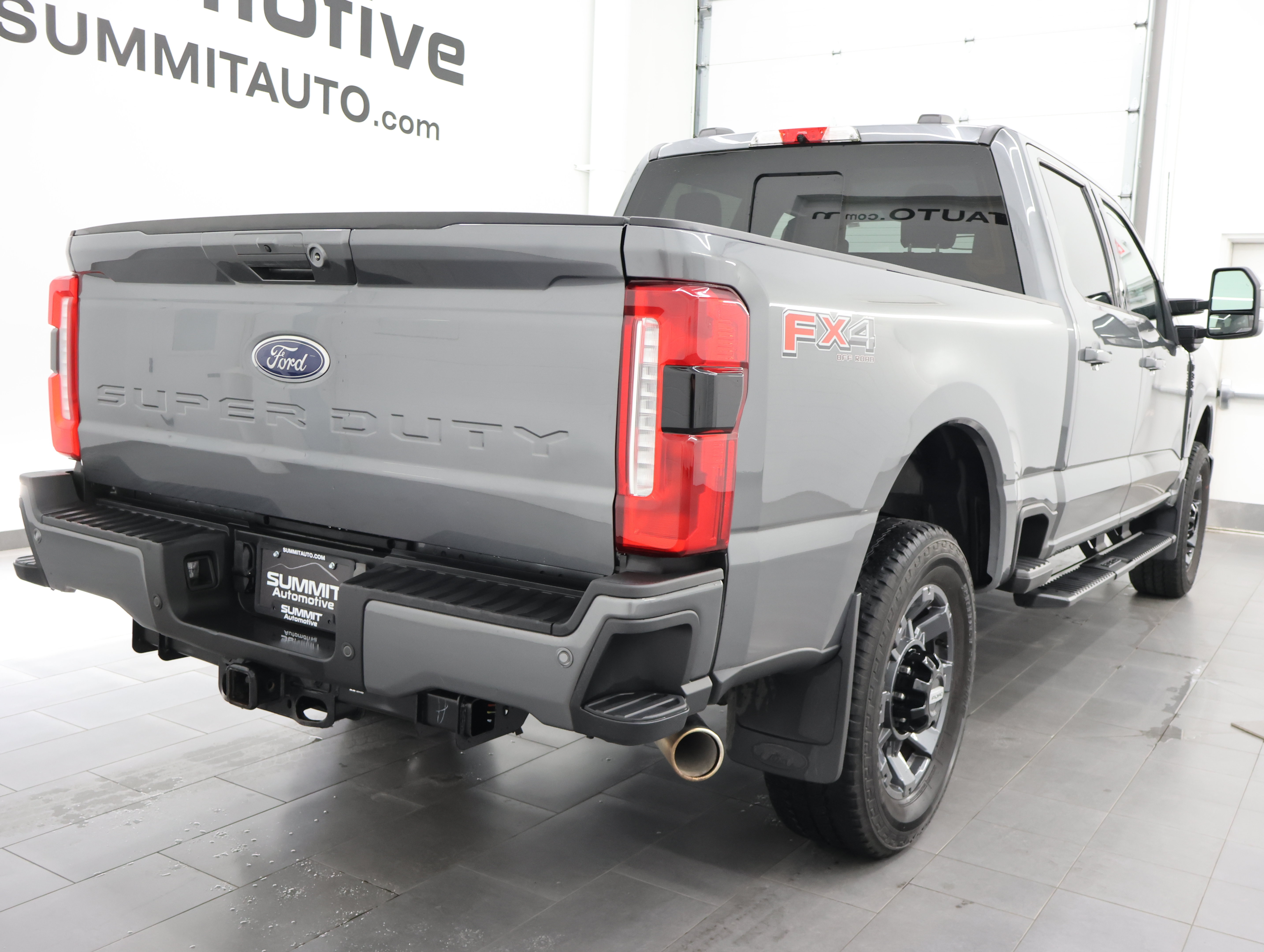 Used 2023 Ford F350 Lariat w/ Sport Appearance Package AWD/4WD image 4