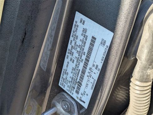 Used 2022 Ford Escape SE image 36