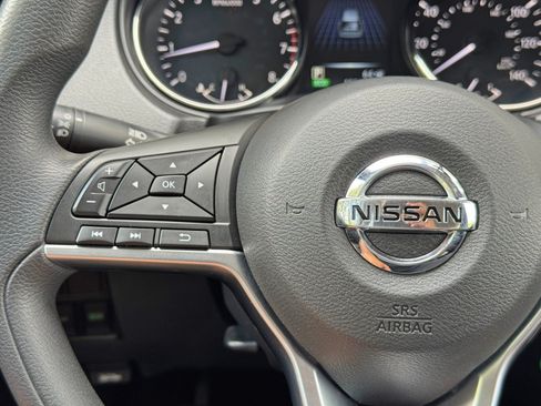 Used 2017 Nissan Rogue S AWD/4WD image 19