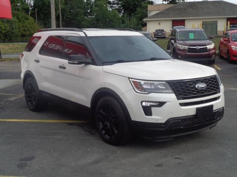 Used 2018 Ford Explorer Sport w/ Equipment Group 401A AWD/4WD image 3
