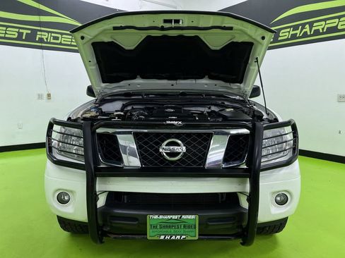 Used 2016 Nissan Frontier SV w/ SV Value Truck Package AWD/4WD image 4