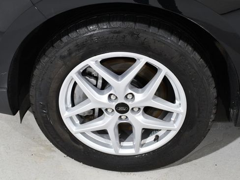 Used 2024 Ford Edge SEL w/ Convenience Package image 24