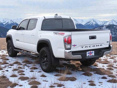 Used 2022 Toyota Tacoma TRD Off-Road image 4