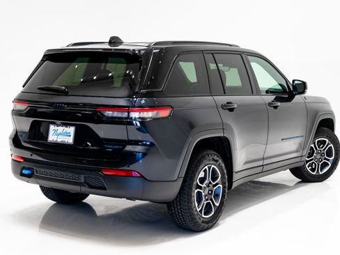 Used 2024 Jeep Grand Cherokee Trailhawk AWD/4WD image 34