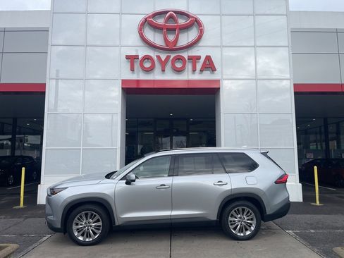 Used 2024 Toyota Grand Highlander Platinum image 35