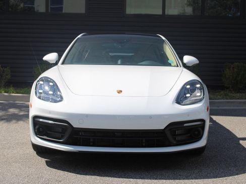 Used 2023 Porsche Panamera 4 image 10