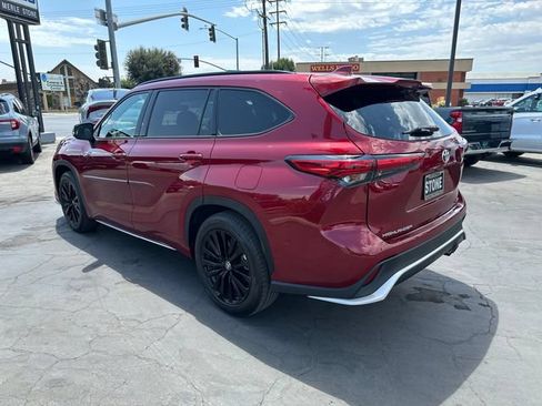 Used 2023 Toyota Highlander XSE FWD image 5
