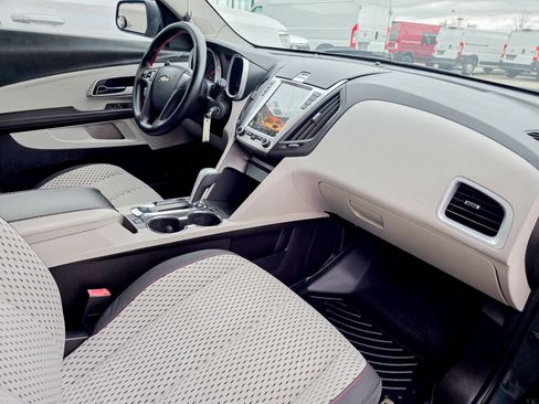 Used 2010 Chevrolet Equinox LS image 5