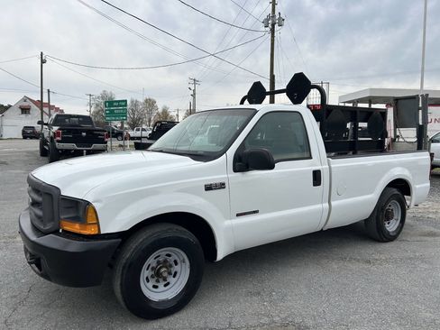 Used 2000 Ford F250 XL image 2