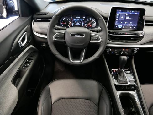 Certified 2025 Jeep Compass Latitude image 15