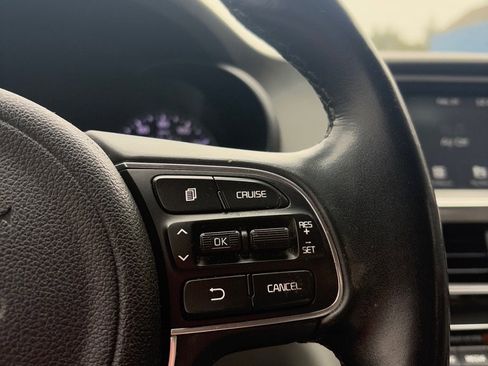 Used 2017 Kia Optima EX image 17