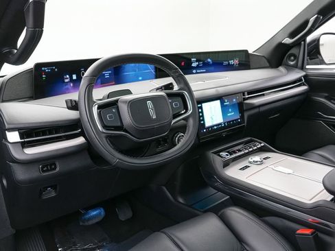 Used 2025 Lincoln Navigator L Reserve w/ Jet Appearance Package image 18