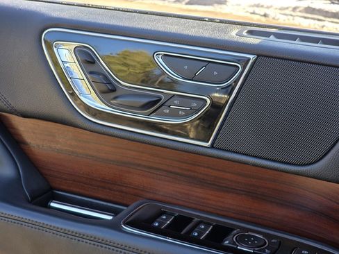 Used 2023 Lincoln Navigator Reserve image 15