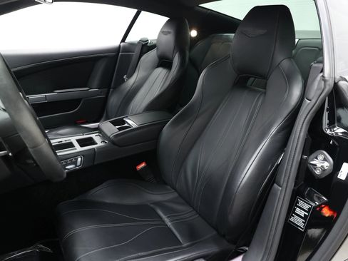 Used 2015 Aston Martin DB9 Carbon Edition Coupe 2D image 3