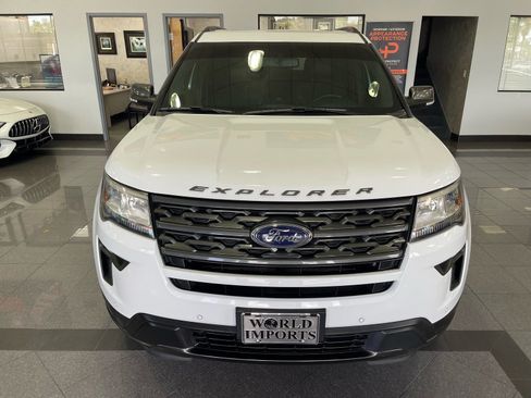 Used 2019 Ford Explorer XLT w/ Equipment Group 202A AWD/4WD image 9