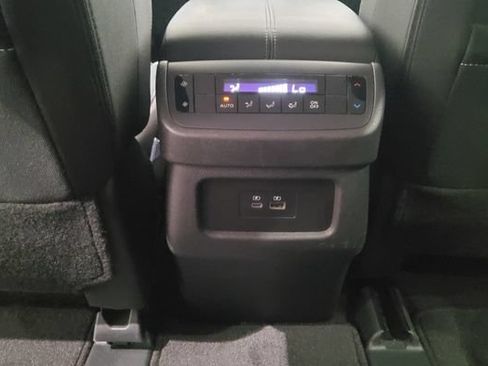 Used 2025 Nissan Pathfinder SV FWD image 19