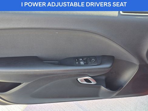 Used 2019 Dodge Challenger SXT image 15