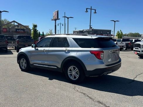Used 2024 Ford Explorer XLT w/ Equipment Group 202A AWD/4WD image 4